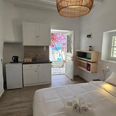 Hotel Eleanna's