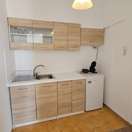 Hotel Eleanna's 2*