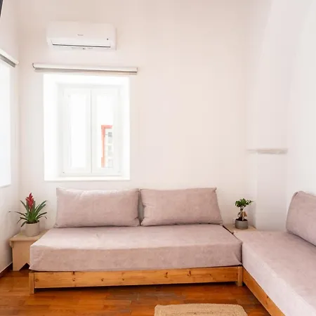 Eleanna's 2* Mykonos Town